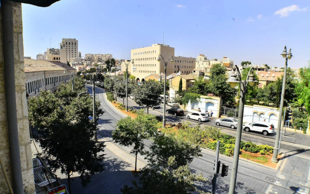 Avital Hotel