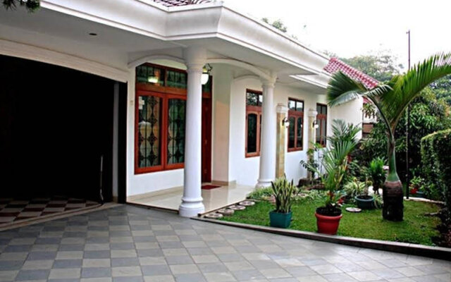 Indonesian Homestay Pasteur