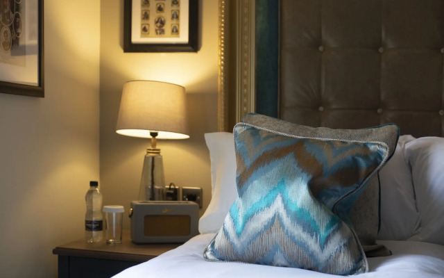 The Kings Arms and Royal Hotel, Godalming, Surrey