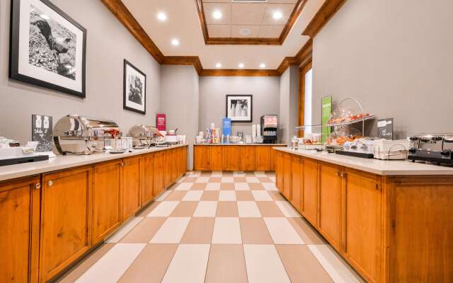 Hampton Inn & Suites Coeur d' Alene