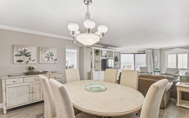 Inlet Reef 403 2 Bedroom Condo by RedAwning