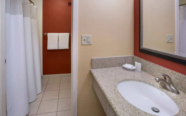 Courtyard by Marriott Mahwah