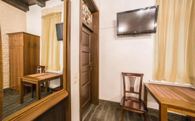 Apartment on Valova 16-2- 2 minutes to Market Square