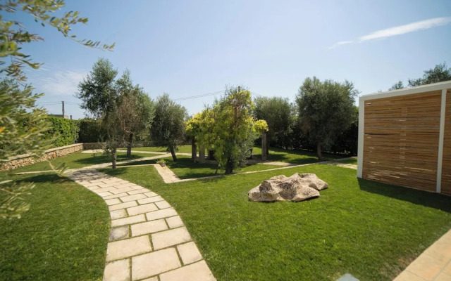 Trullo Meraviglia With Garden And Pool