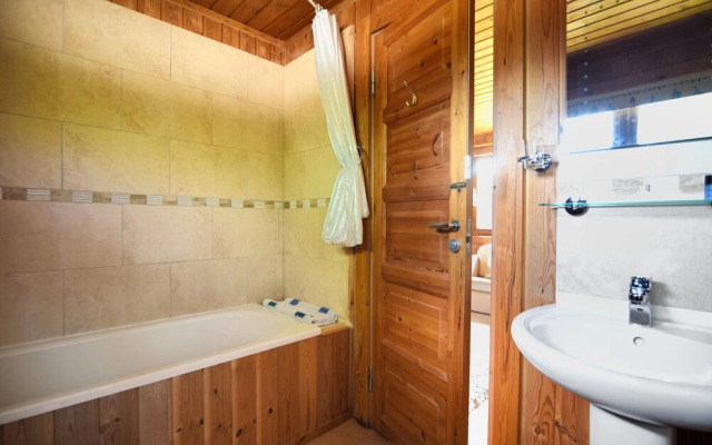 4 Pinewood Retreat