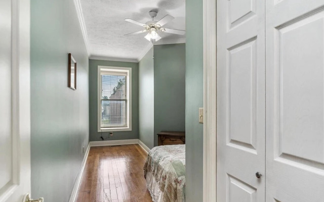 Luxurious Downtown Townhouse