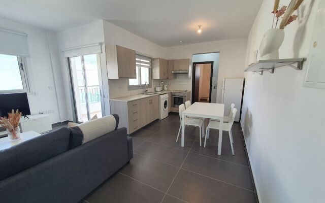 Phaedrus Living City Flat Demetra 102