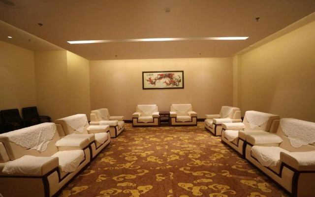 Haowei Kairui Hotel (Jingshan Railway Station Inn)