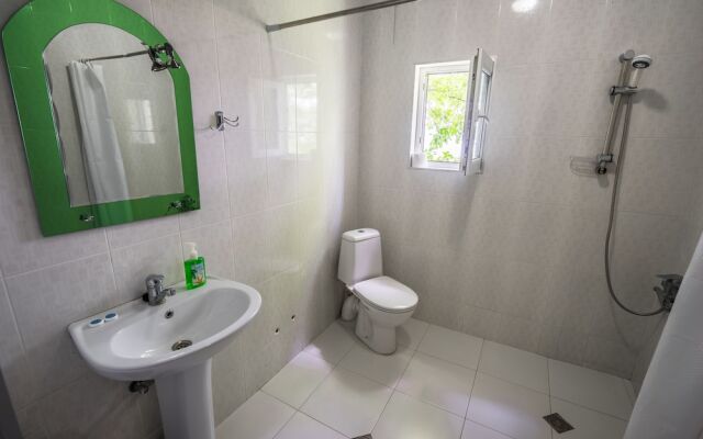 Nando Guest House