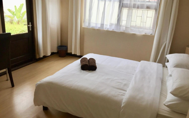 Hadingham Russell Holiday House