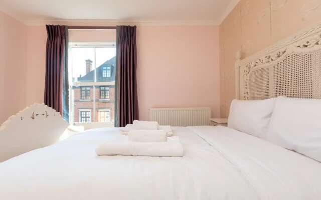 Spacious & Pristine 2BD Flat - Balham