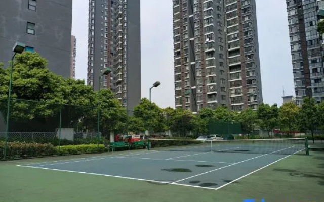 LI DUN HUA JU HOTEL (Huanggang Spreading Love Lake Park)