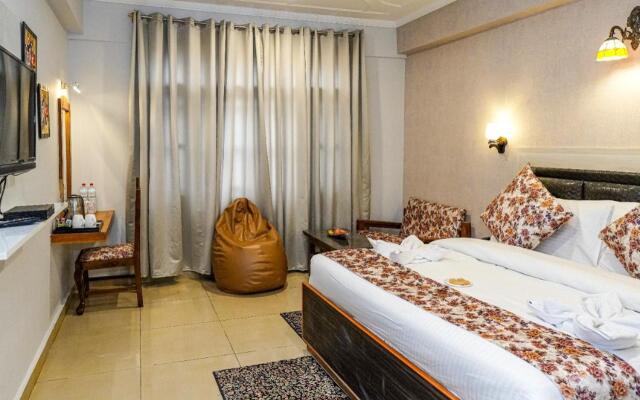 Click Sunburry Hotel Srinagar