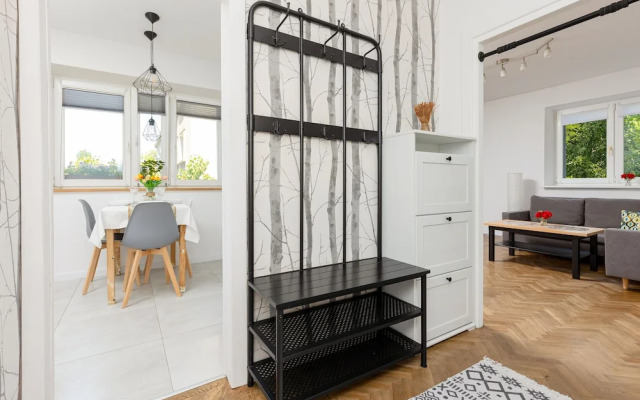 Bright Apartment in Wola by Renters
