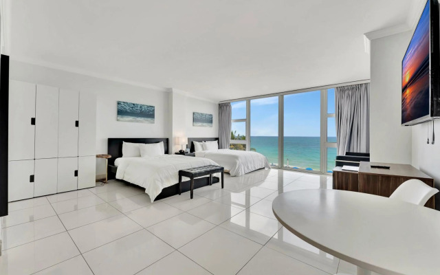 Ocean Manor Beach Hotel