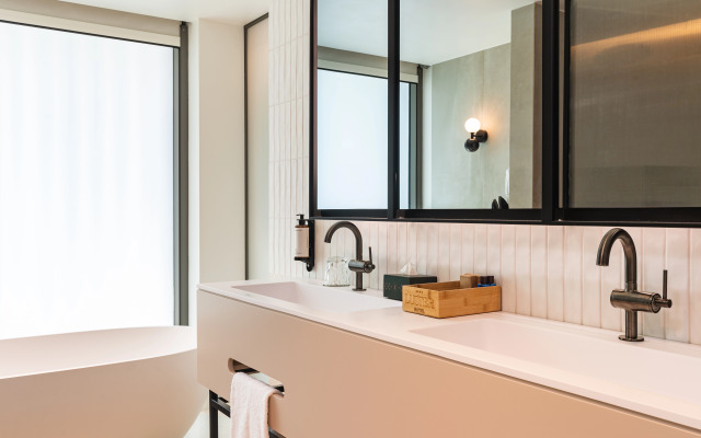 Luster Hotel