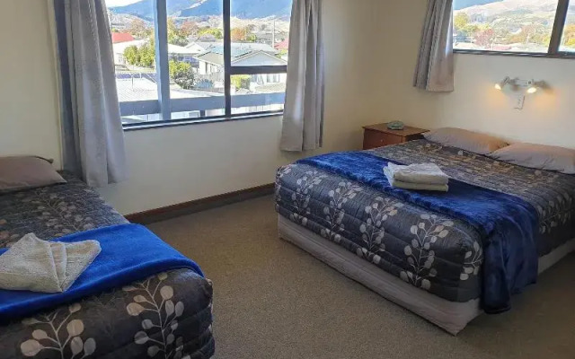 Richmond Motel & Top 10 Holiday Park