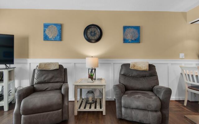 Holiday Surf and Racquet Club 412