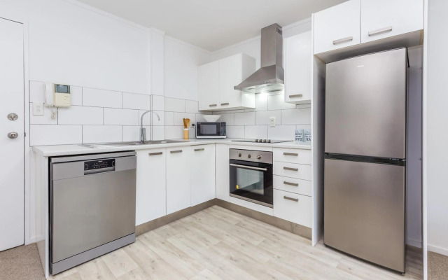 Peaceful apartment at Victoria Park