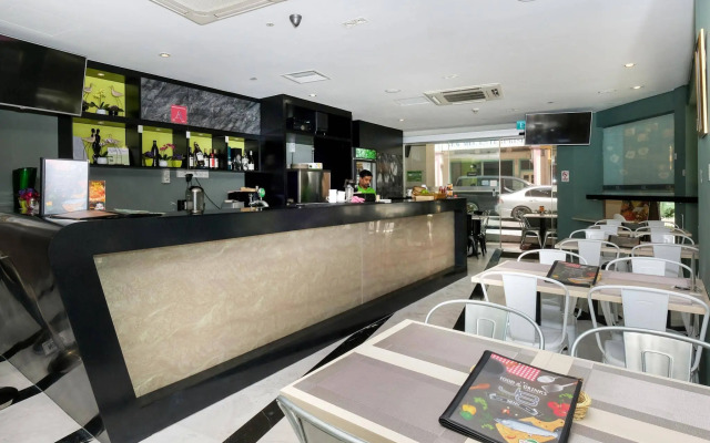 J8 Hotel