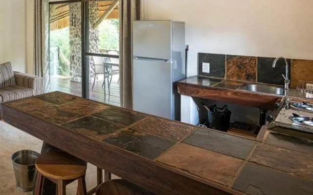 Mobola Lodge