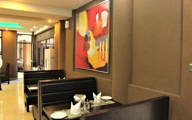 Hera Hotel