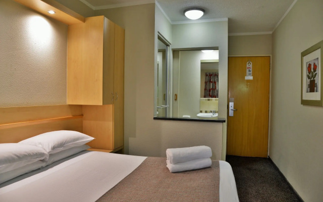 Road Lodge Carnival City