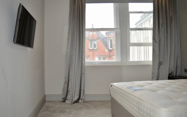 Modern 2 Bedroom Central Manchester Apartment