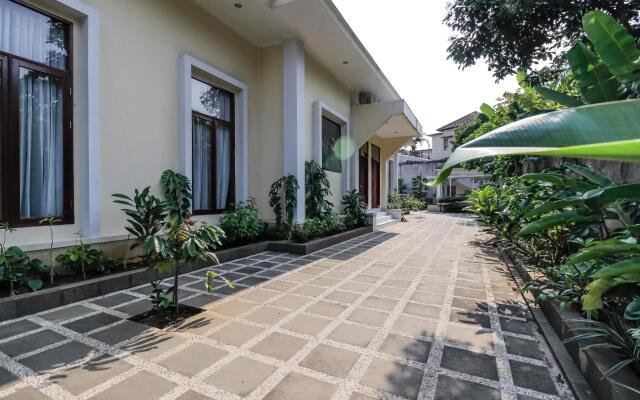 RedDoorz Premium @ Gandaria Jagakarsa