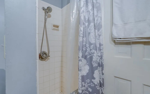 Kalamazoo Vacation Rental Near Golf & Parks!