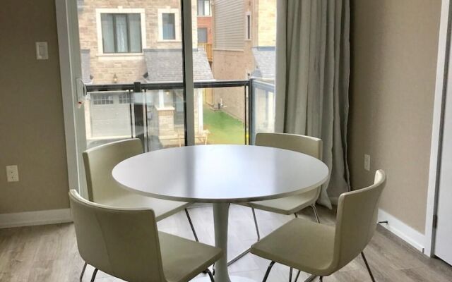 Chic Town House at Lake Ontario