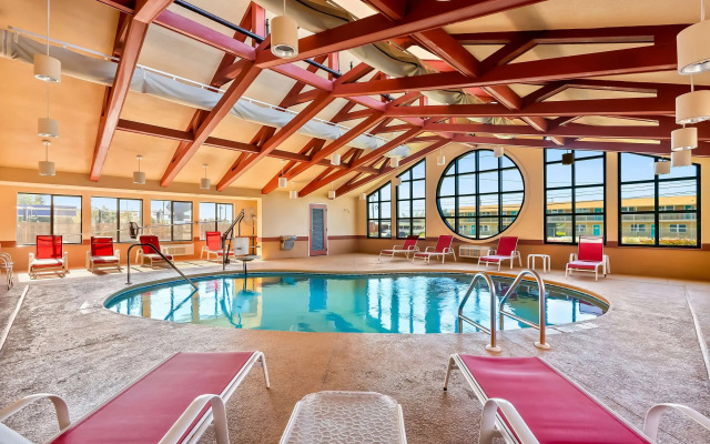 Comfort Suites