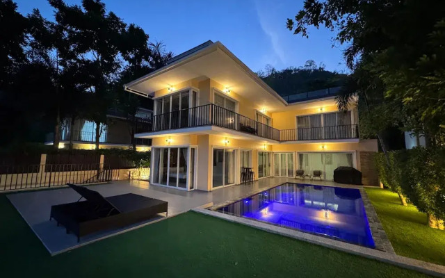 Luxury with Ocean Views&Private Rooftop