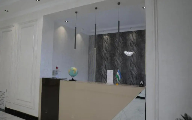 Status Hotel