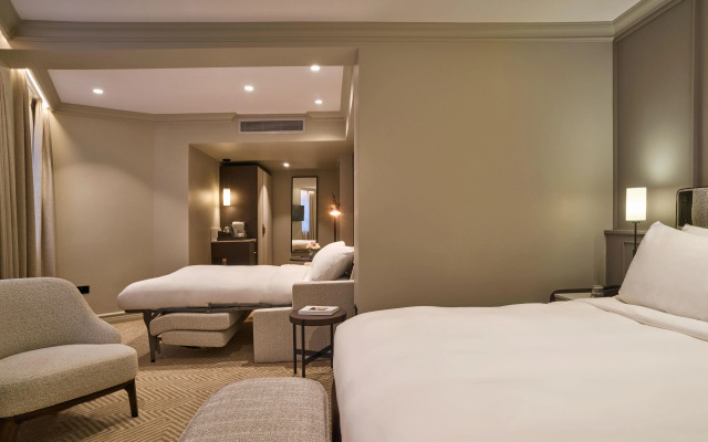 Отель Radisson Blu, London Bond Street