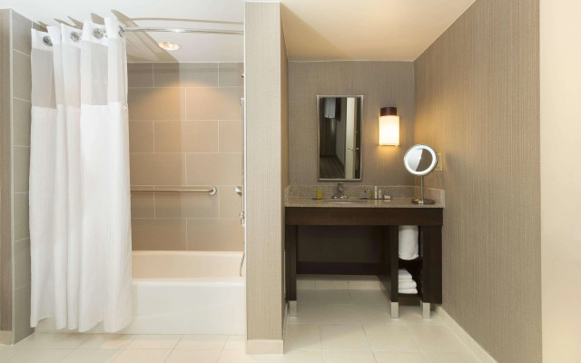 DoubleTree Suites by Hilton Nashville Airport