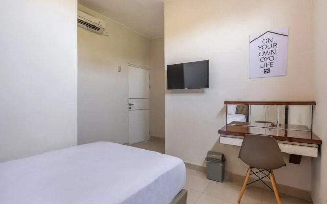 OYO Living 1877 Side Corner