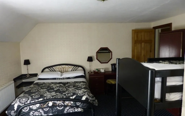 Peakstones Inn