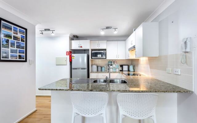 Shoal Bay Beach Apartments, 6/2 Shoal Bay Road