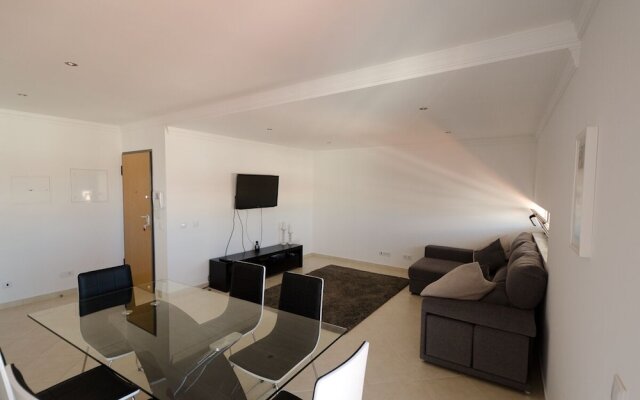 Modern 2 Bed Apartment 5km Carvoeiro