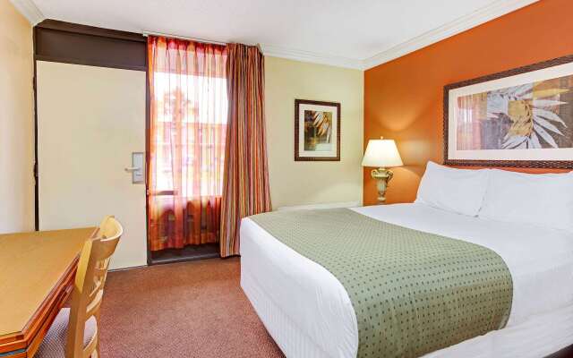 Days Inn by Wyndham Kissimmee West