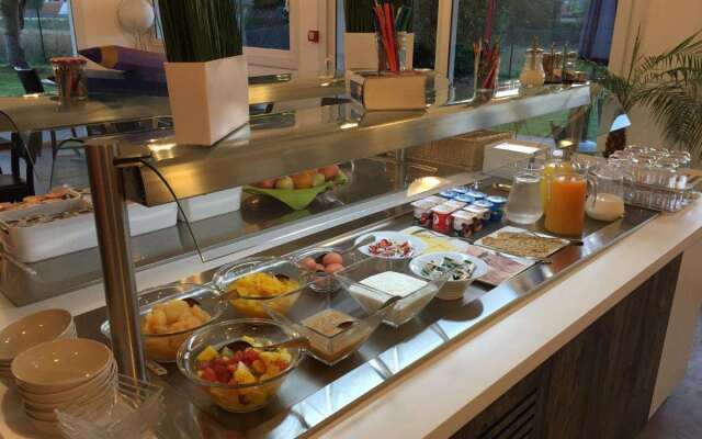 Brit Hotel Rouen Sud / Val De Reuil