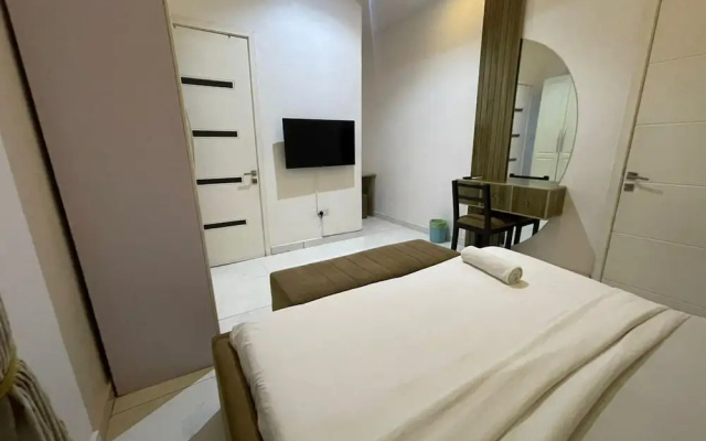 2 Bed Flat - Sleeps 4 - Parking - Wifi