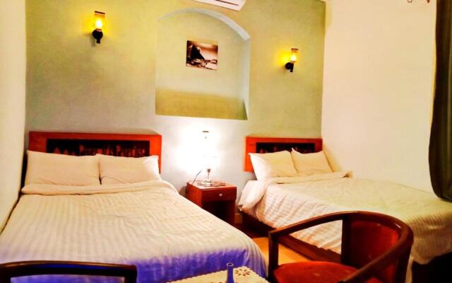 Pyramids paradise hotel