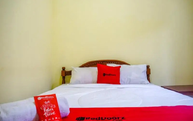 RedDoorz near Buleleng Harbour 2