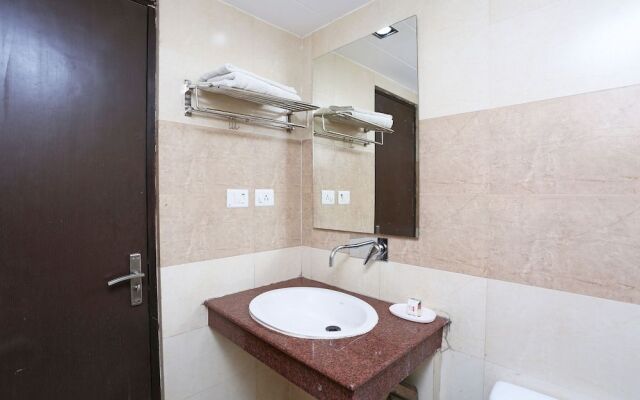 OYO 4926 Hotel Le central