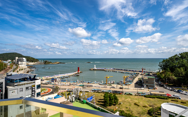 Busan Songjeong Brooks Hotel