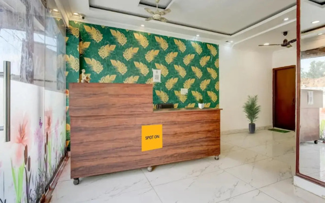 SPOT ON 701618 Hotel New Style