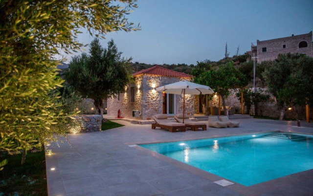 Mani Luxury Villa with Private Pool