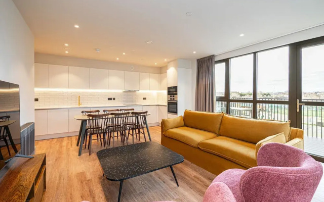 Modern Apartment in North London